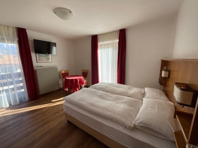 Garni Val Udai Hotel Mazzin Ngoại thất bức ảnh