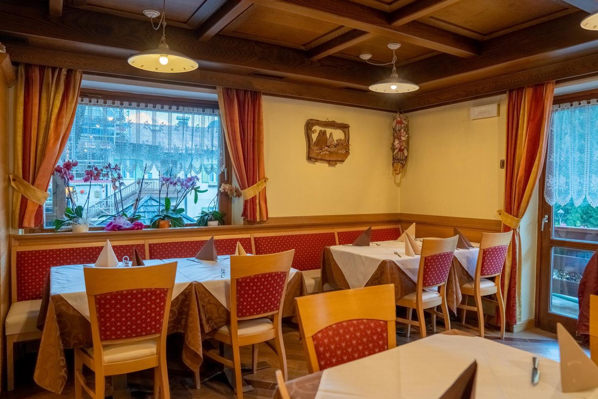 Garni Val Udai Hotel Mazzin Ngoại thất bức ảnh