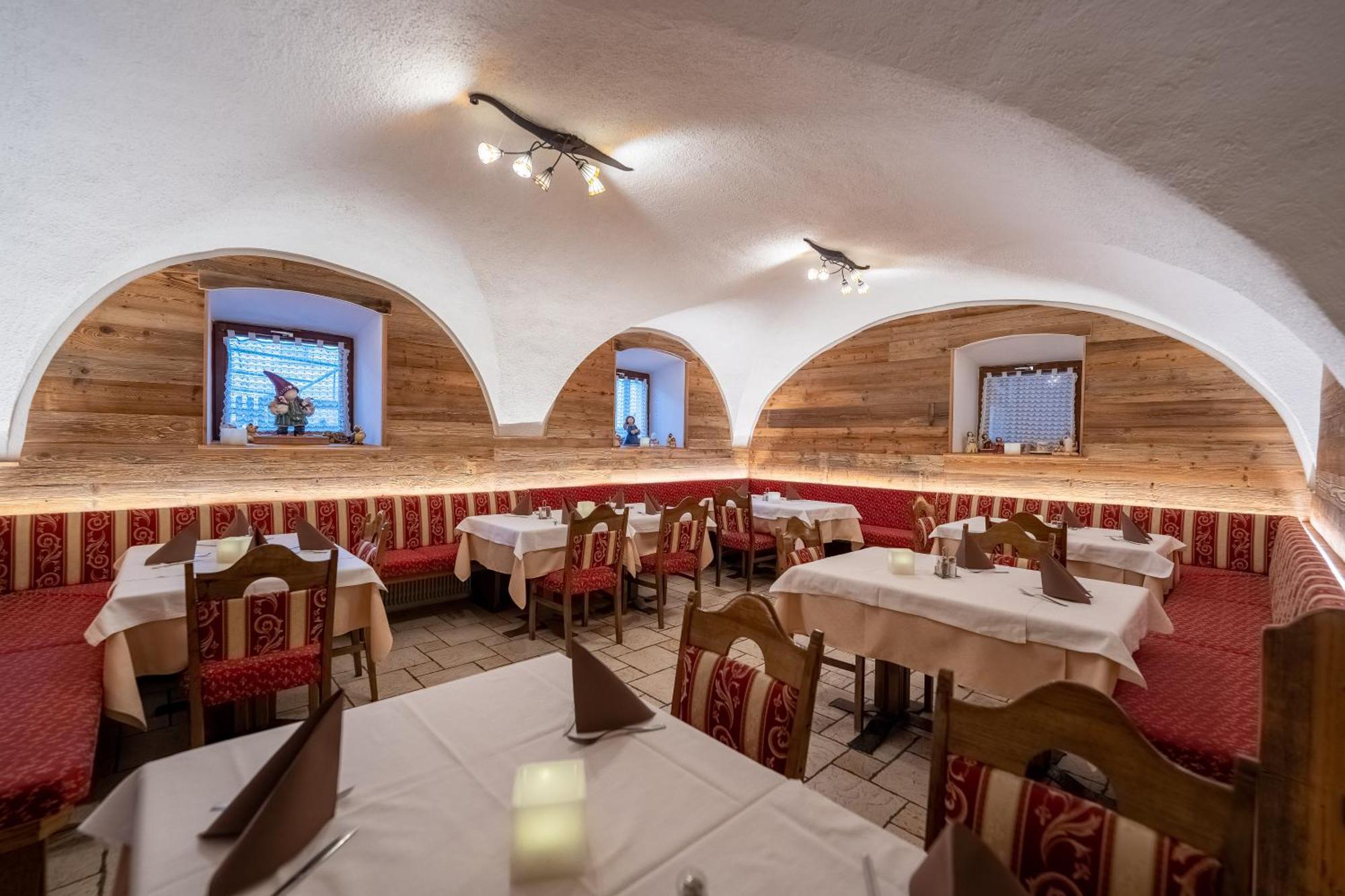 Garni Val Udai Hotel Mazzin Ngoại thất bức ảnh